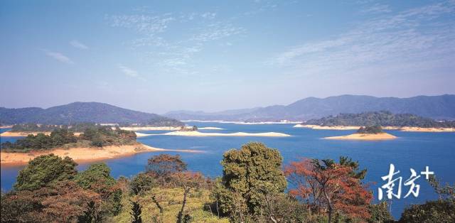 日前，东江荣获水利部第二届“最美家乡河”荣誉称号。图为河源万绿湖。